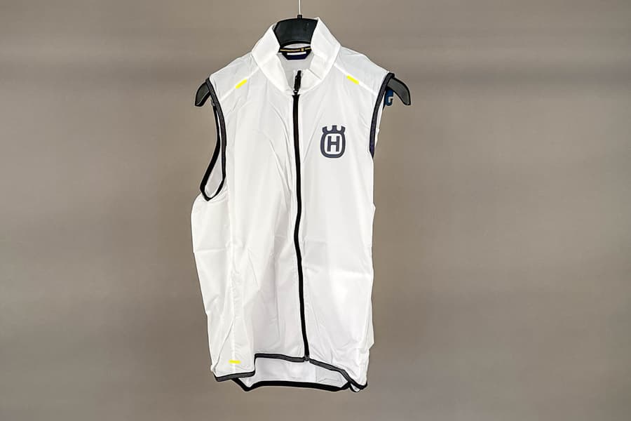 Sportbekleidung & -ausrüstung